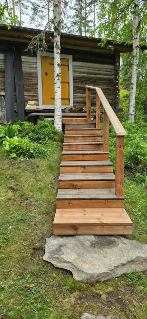 portaat ulkorakennukseen